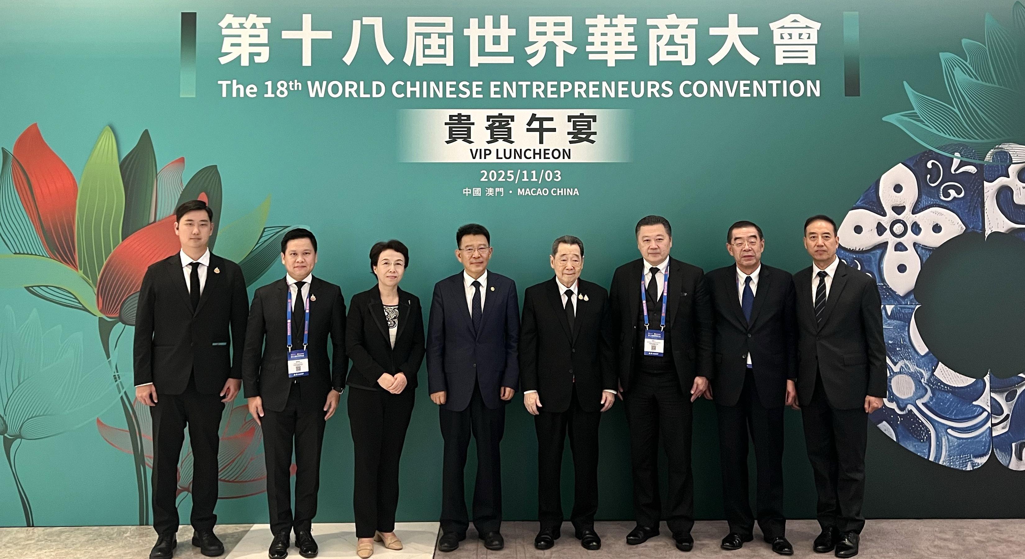 王靈桂在澳門會見謝國民